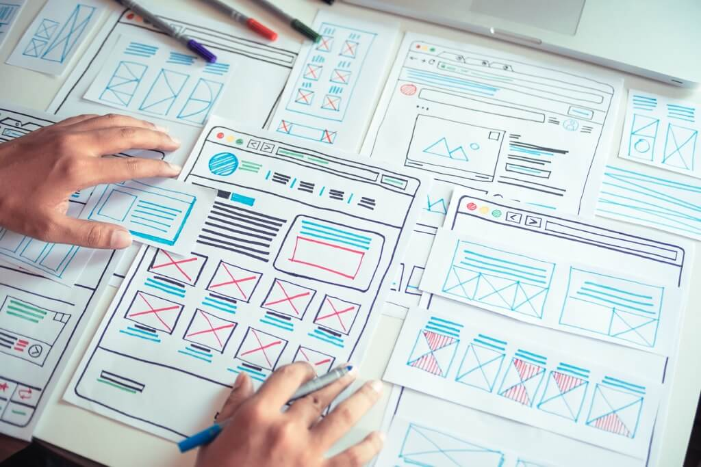 sketching your wireframe with a pen and paper